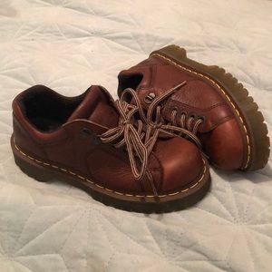 Dr. Martens brown shoes 👞